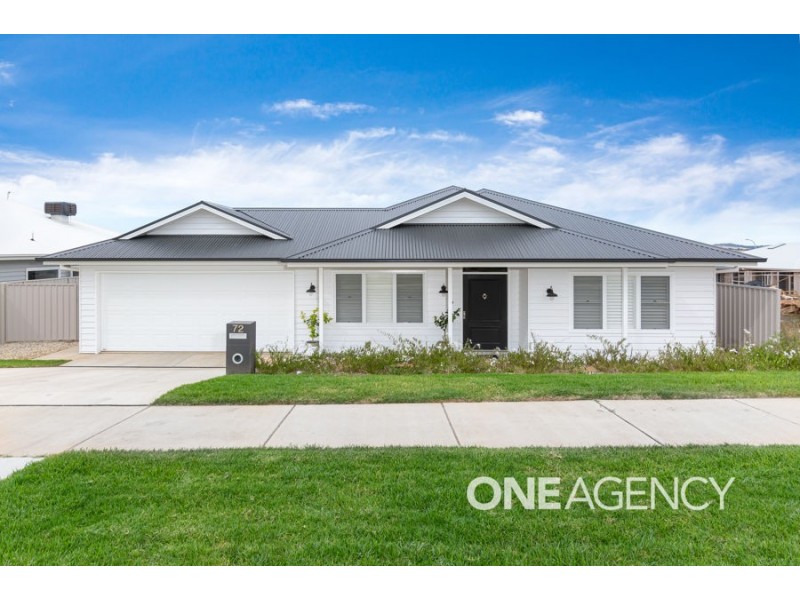 72 JUMBUCK DRIVE, Gobbagombalin NSW 2650