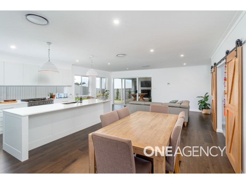 72 JUMBUCK DRIVE, Gobbagombalin NSW 2650