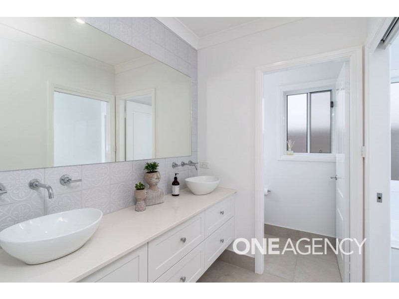 72 JUMBUCK DRIVE, Gobbagombalin NSW 2650