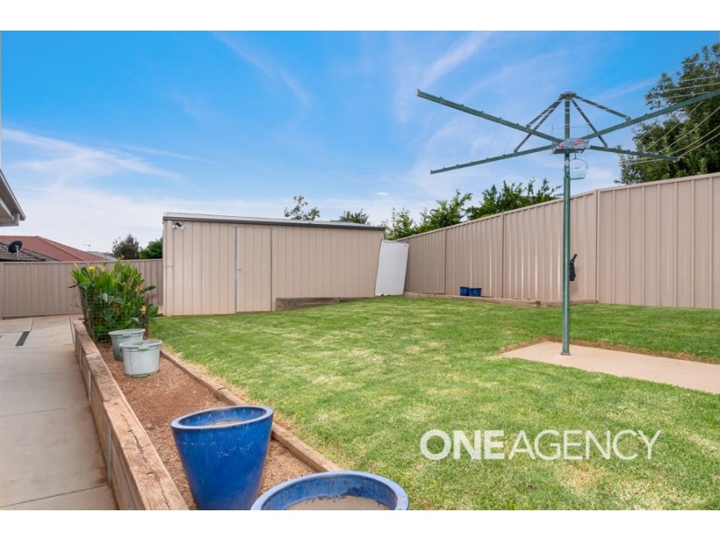 36 YARRAWAH CRESCENT, Bourkelands NSW 2650