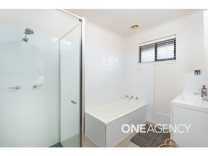 1 WILLS PLACE, Lake Albert NSW 2650