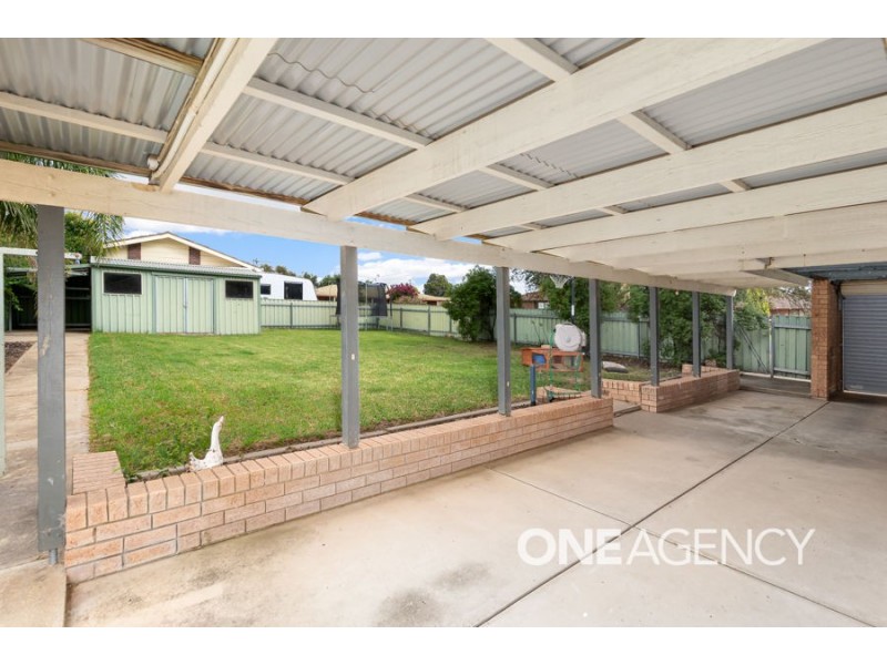 1 WILLS PLACE, Lake Albert NSW 2650