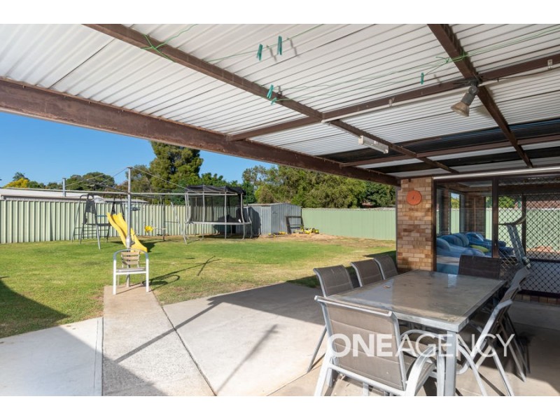 16 UNDURRA DRIVE, Glenfield Park NSW 2650