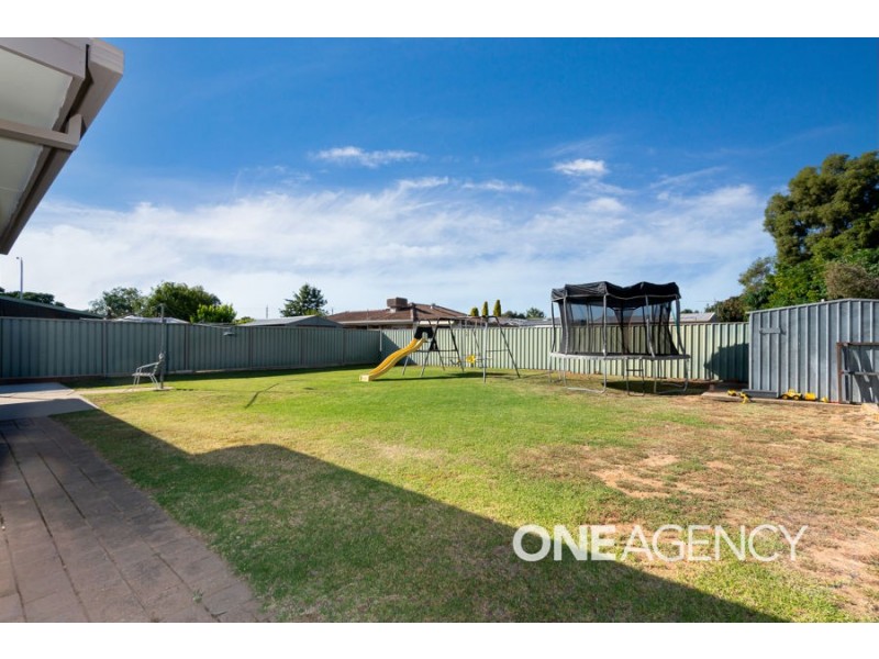 16 UNDURRA DRIVE, Glenfield Park NSW 2650