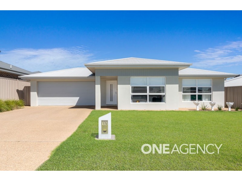 15 DARCY DRIVE, Boorooma NSW 2650