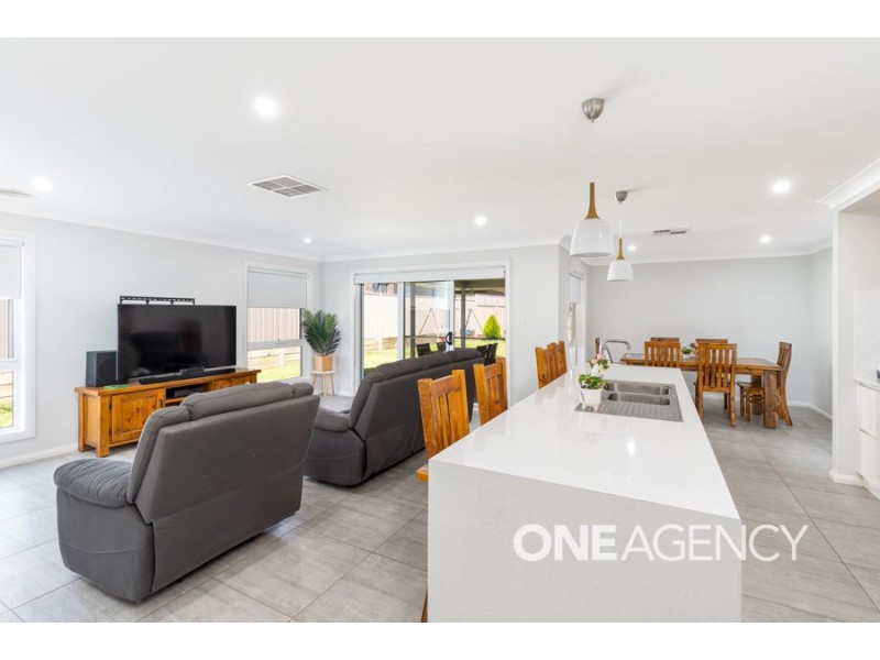 15 DARCY DRIVE, Boorooma NSW 2650