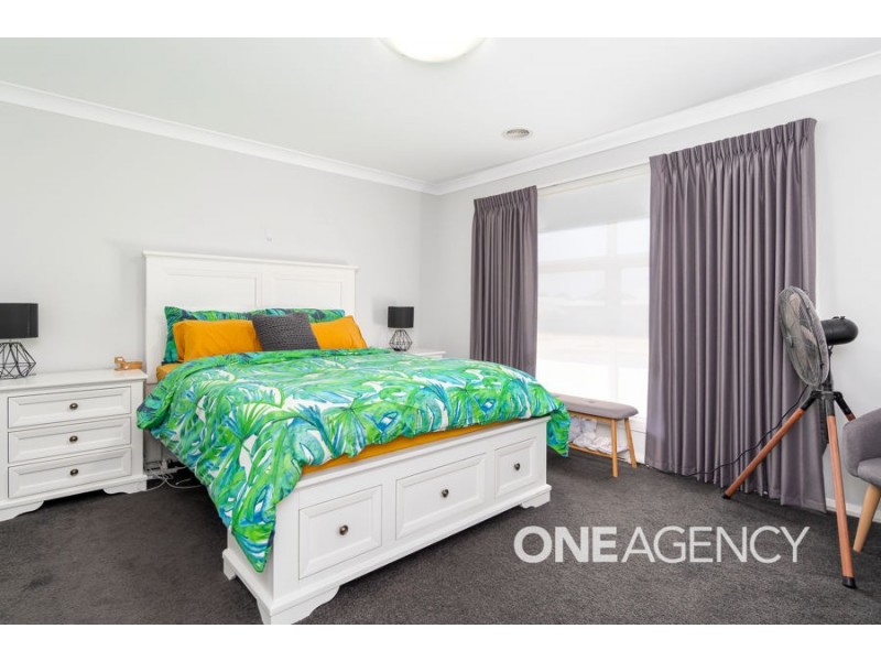 15 DARCY DRIVE, Boorooma NSW 2650