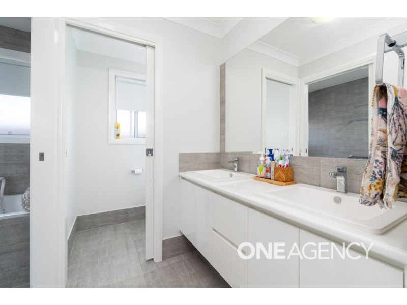 15 DARCY DRIVE, Boorooma NSW 2650