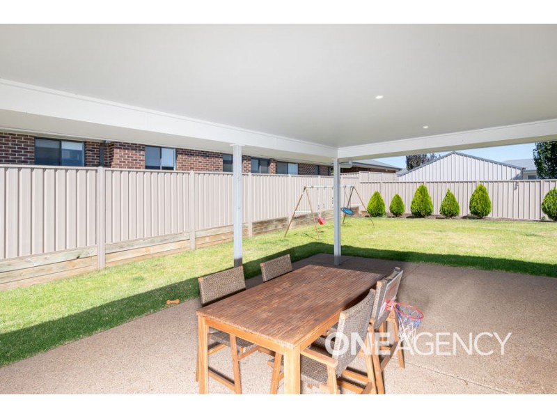 15 DARCY DRIVE, Boorooma NSW 2650