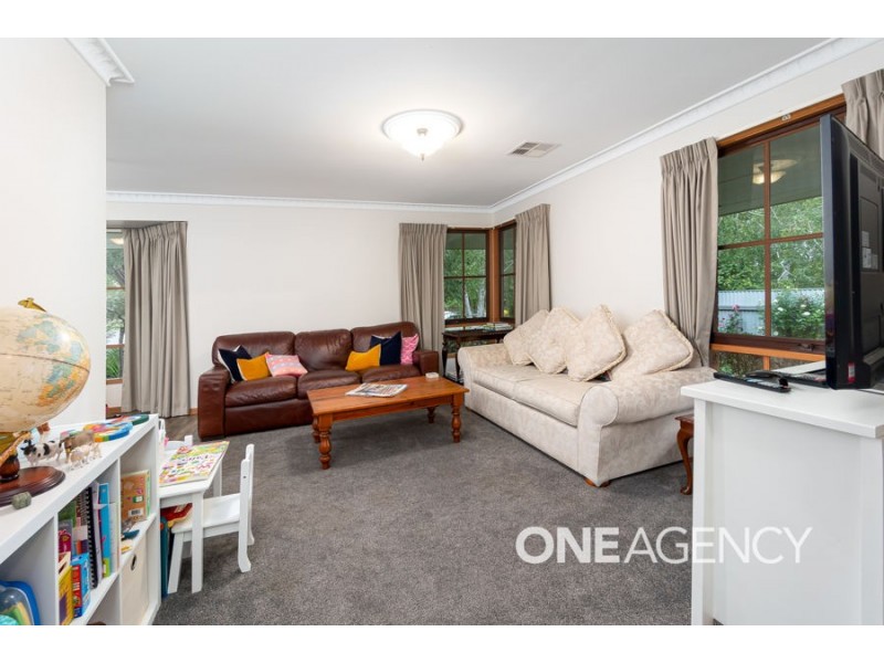 10 SPOKES STREET, Kooringal NSW 2650