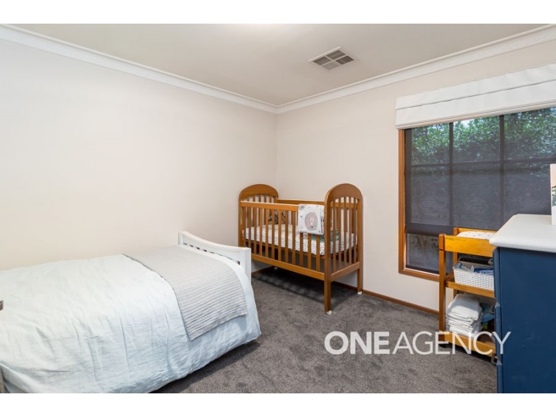 10 SPOKES STREET, Kooringal NSW 2650