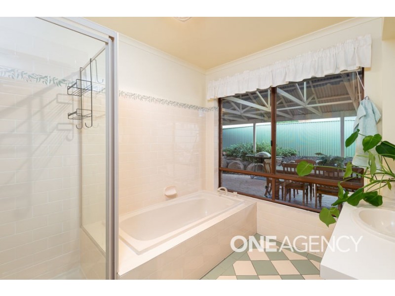 10 SPOKES STREET, Kooringal NSW 2650