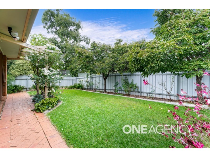 10 SPOKES STREET, Kooringal NSW 2650