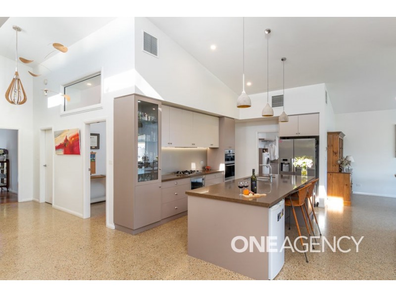 36 PLUNKETT DRIVE, Lake Albert NSW 2650