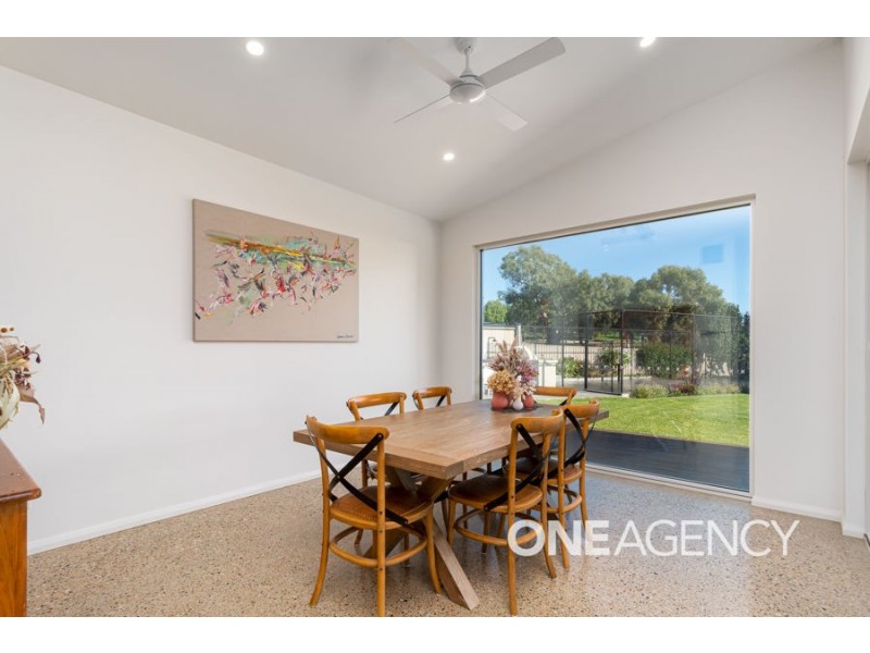 36 PLUNKETT DRIVE, Lake Albert NSW 2650