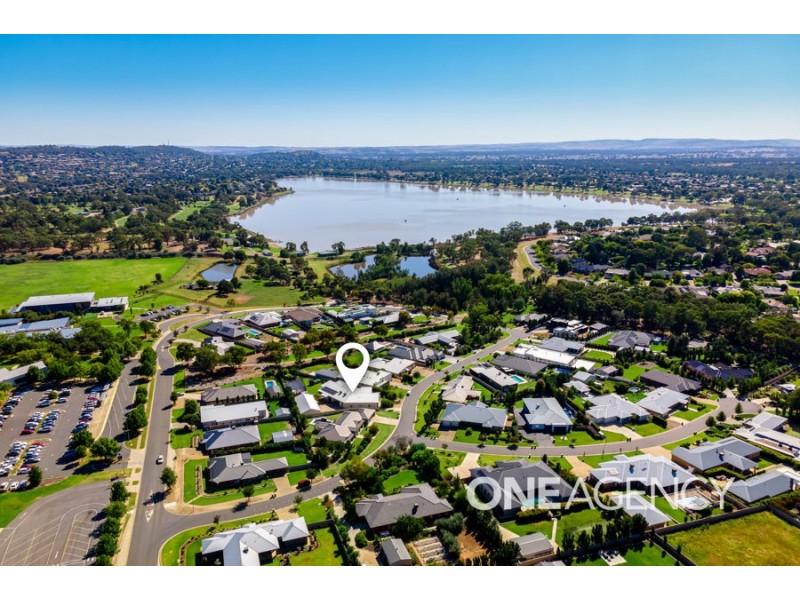 36 PLUNKETT DRIVE, Lake Albert NSW 2650