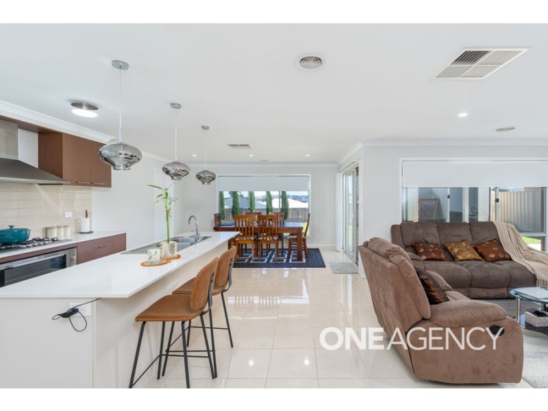 60 BARMEDMAN AVENUE, Gobbagombalin NSW 2650