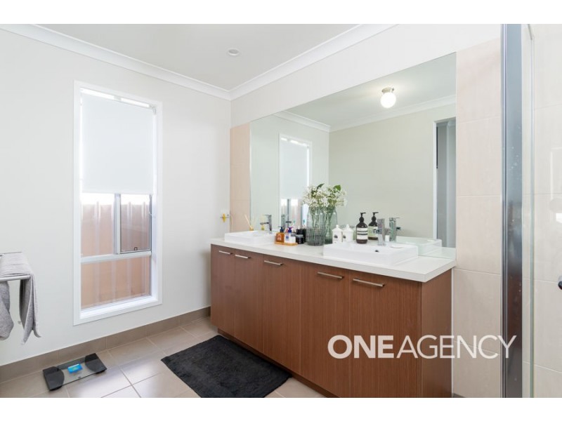 60 BARMEDMAN AVENUE, Gobbagombalin NSW 2650