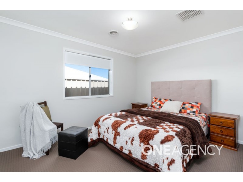60 BARMEDMAN AVENUE, Gobbagombalin NSW 2650