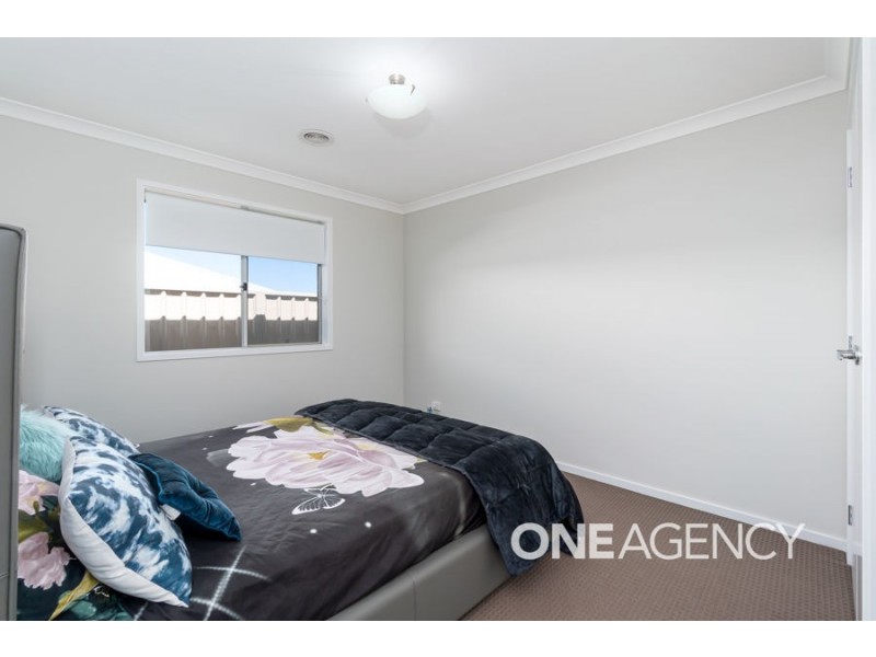 60 BARMEDMAN AVENUE, Gobbagombalin NSW 2650