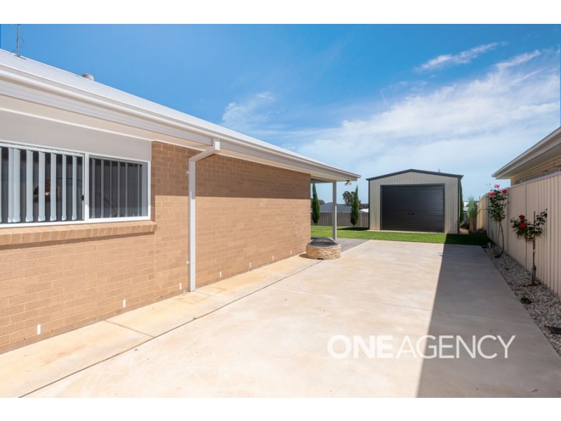 60 BARMEDMAN AVENUE, Gobbagombalin NSW 2650