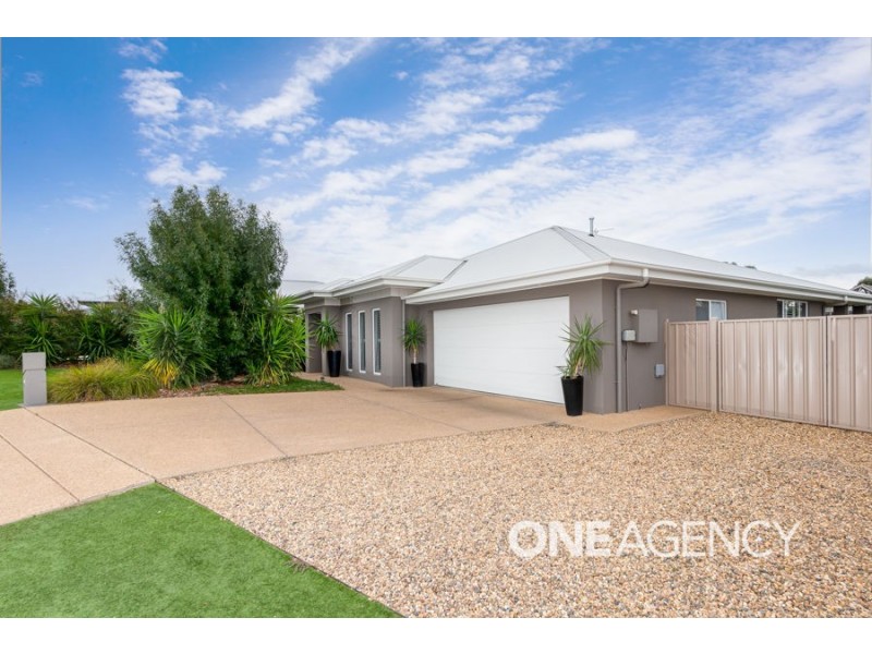 20 BARTON AVENUE, Lloyd NSW 2650