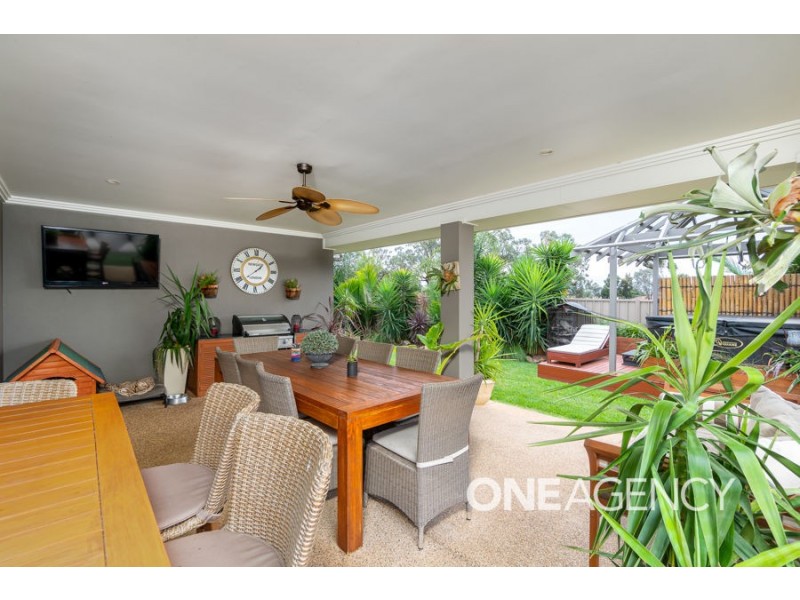 20 BARTON AVENUE, Lloyd NSW 2650
