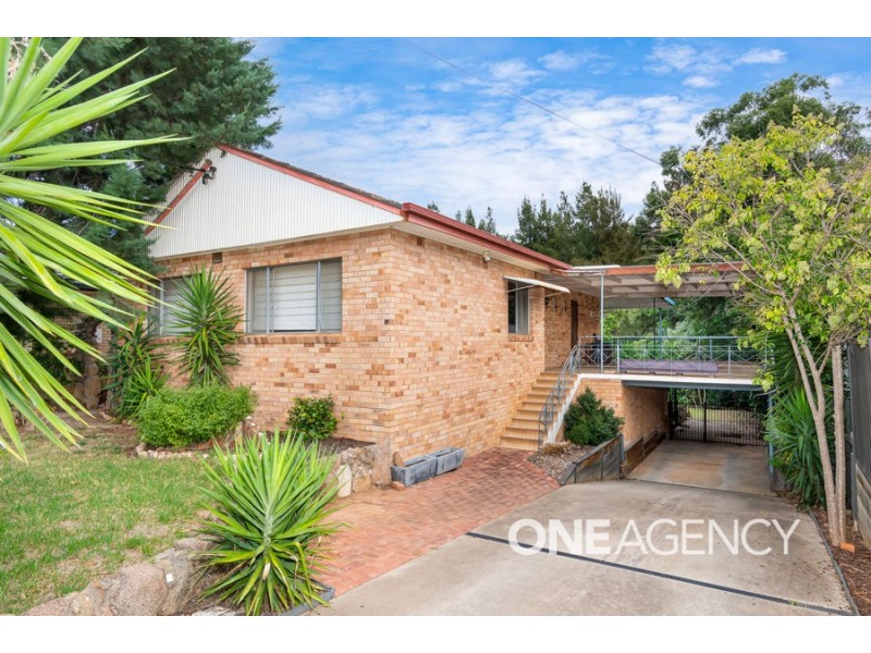 12 COLONG PLACE, Kooringal NSW 2650