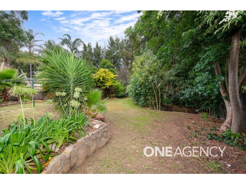 12 COLONG PLACE, Kooringal NSW 2650