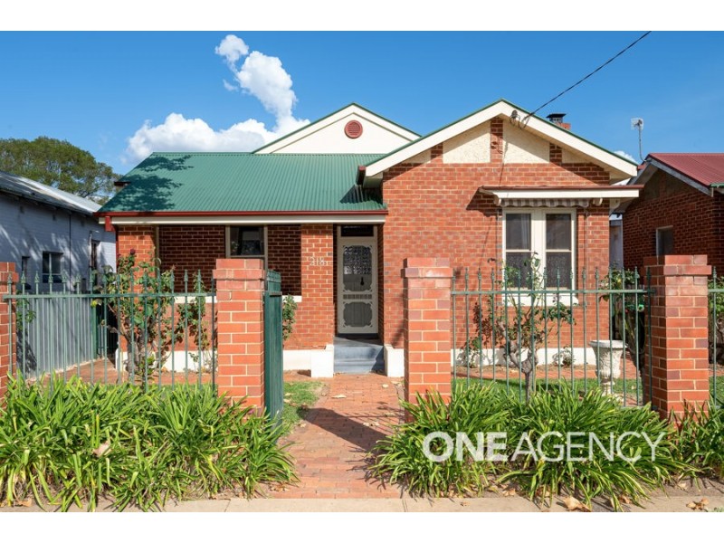 218 GURWOOD STREET, Wagga Wagga NSW 2650