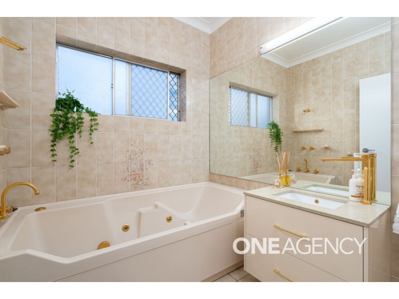 5 RALEIGH PLACE, Kooringal NSW 2650