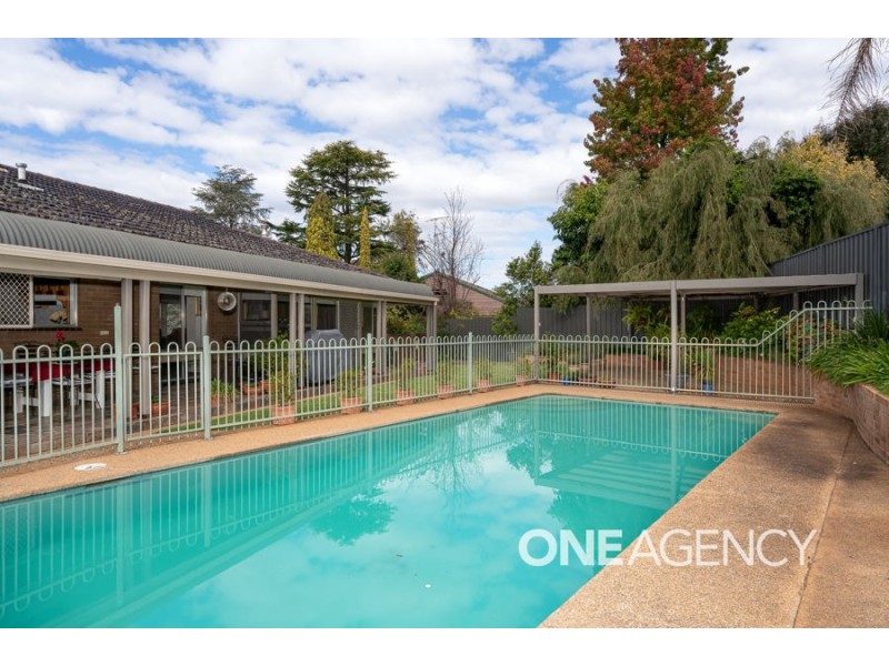 5 RALEIGH PLACE, Kooringal NSW 2650
