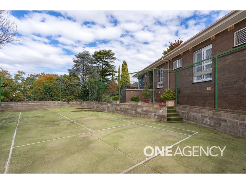 5 RALEIGH PLACE, Kooringal NSW 2650