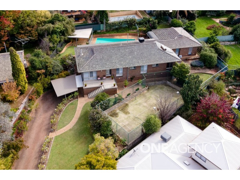 5 RALEIGH PLACE, Kooringal NSW 2650