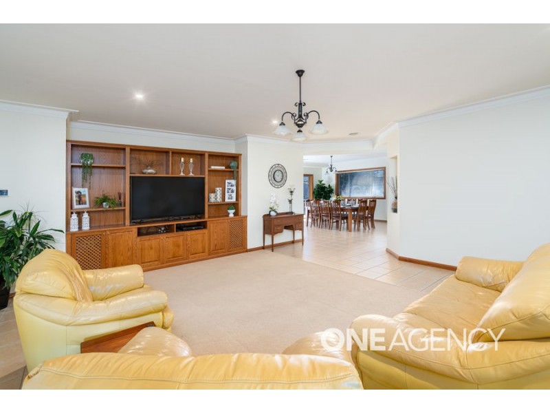 19 ATHERTON CRESCENT, Tatton NSW 2650