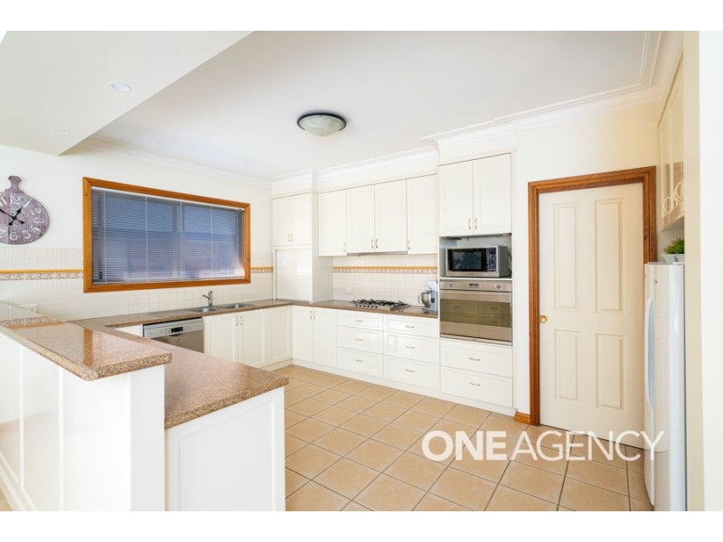 19 ATHERTON CRESCENT, Tatton NSW 2650