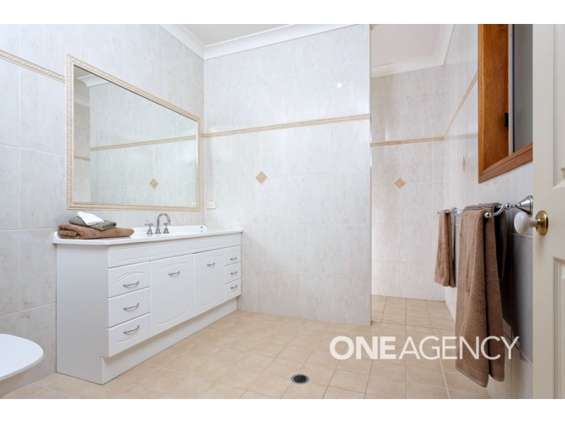 19 ATHERTON CRESCENT, Tatton NSW 2650