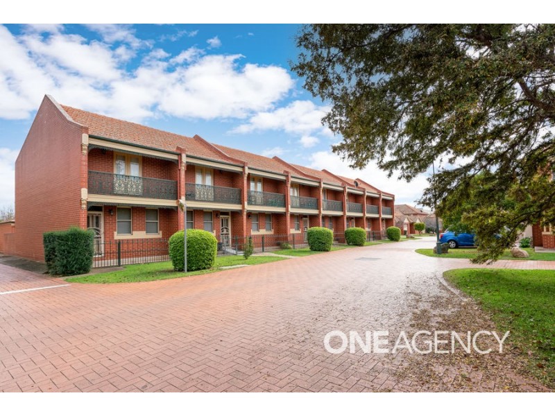 10/11 CRAMPTON STREET, Wagga Wagga NSW 2650