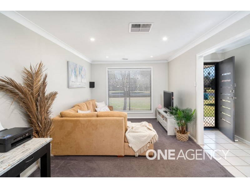 3 MAIN STREET, Lake Albert NSW 2650