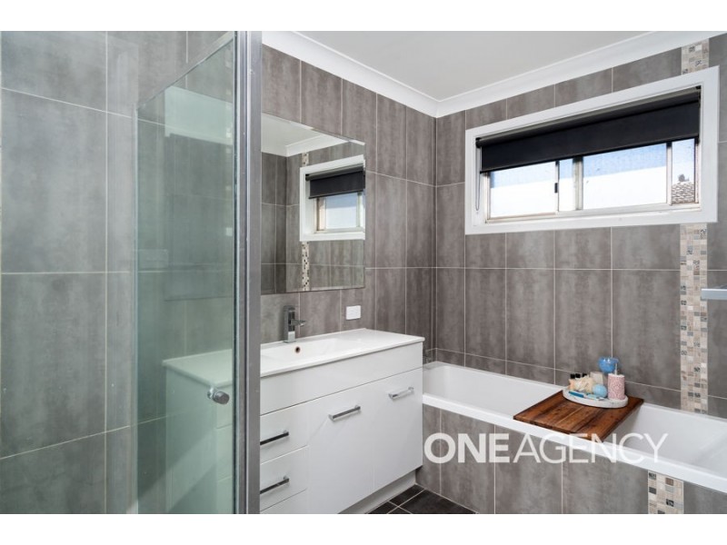 3 MAIN STREET, Lake Albert NSW 2650