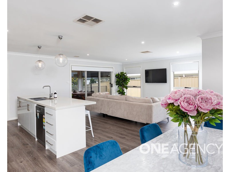 10 WINTER AVENUE, Gobbagombalin NSW 2650