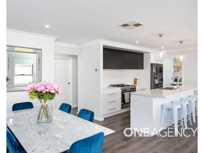 10 WINTER AVENUE, Gobbagombalin NSW 2650