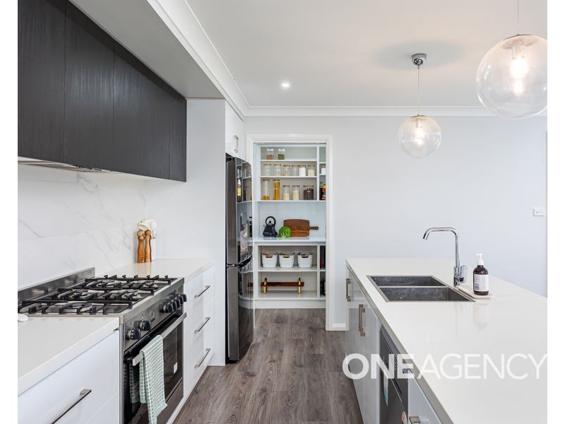 10 WINTER AVENUE, Gobbagombalin NSW 2650