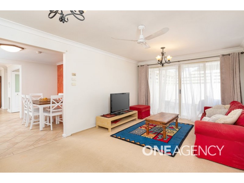 13 NANDINA AVENUE, Lake Albert NSW 2650