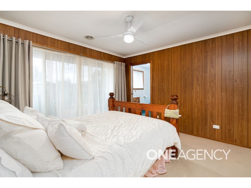 13 NANDINA AVENUE, Lake Albert NSW 2650