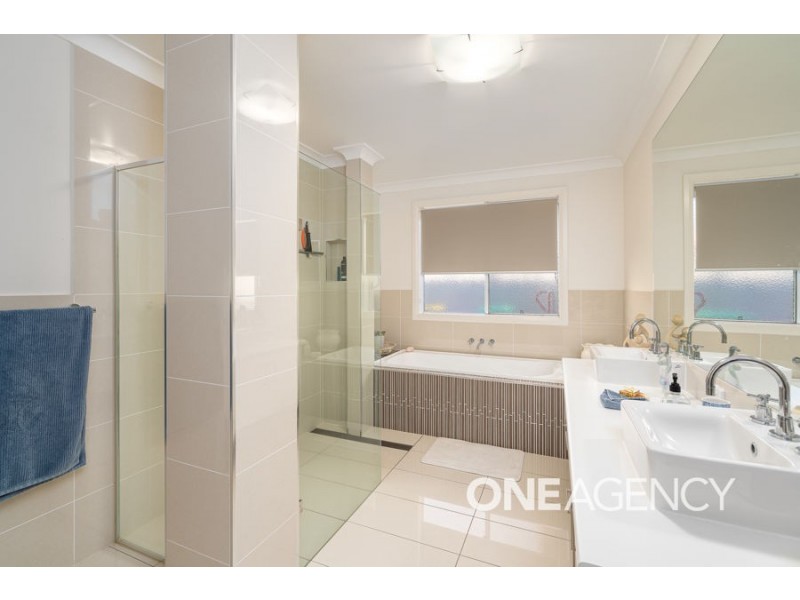 2/15 MURNDAL PLACE, Bourkelands NSW 2650