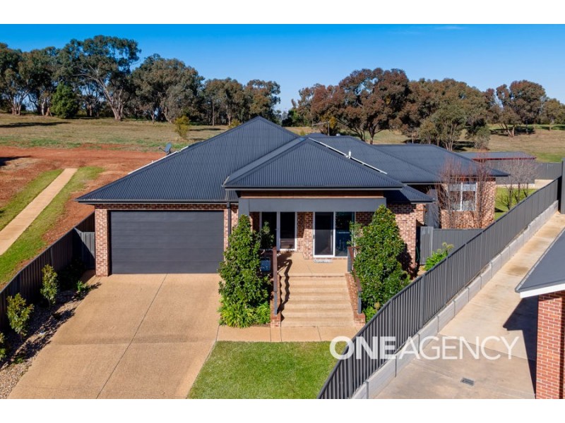 5 ST AUBINS PLACE, Bourkelands NSW 2650