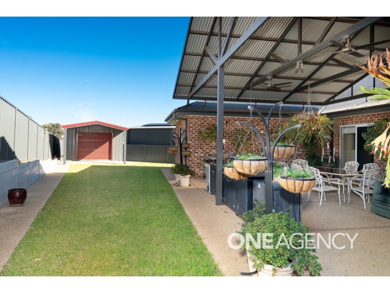 5 ST AUBINS PLACE, Bourkelands NSW 2650