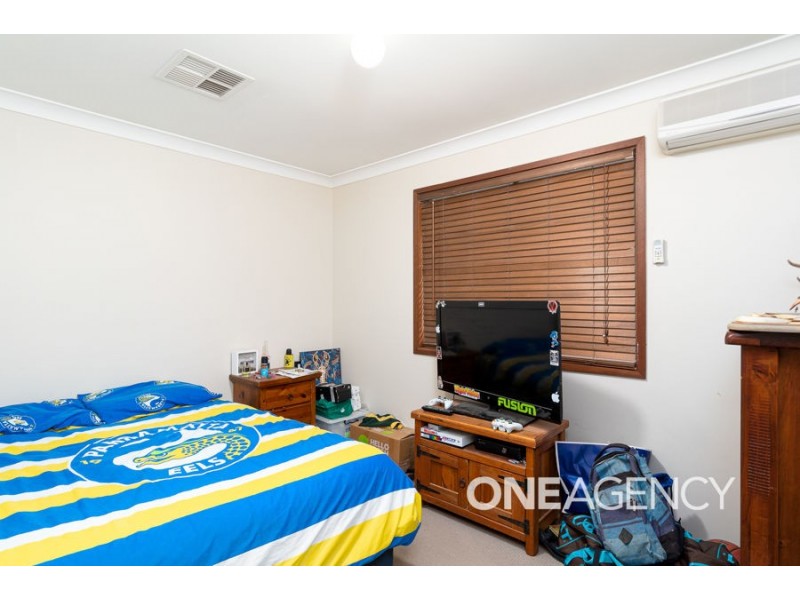 27 KAROOM DRIVE, Glenfield Park NSW 2650