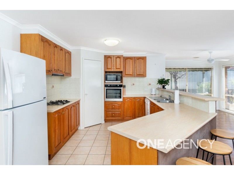 1 CANOLA PLACE, Estella NSW 2650